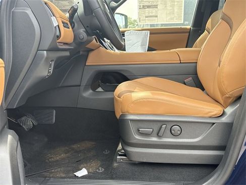 New 2025 Nissan Armada SL w/ Captain's Chari Seat Package image 12