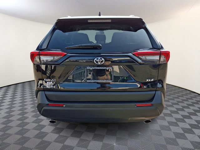 Used 2025 Toyota RAV4 XLE FWD image 5