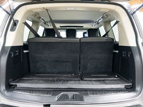 Used 2014 INFINITI QX80 4WD w/ Deluxe Touring Package image 8