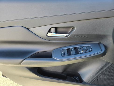 New 2026 Nissan Sentra SV w/ SV Convenience Package FWD image 9