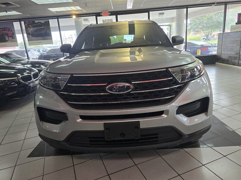 Used 2020 Ford Explorer XLT AWD/4WD image 2