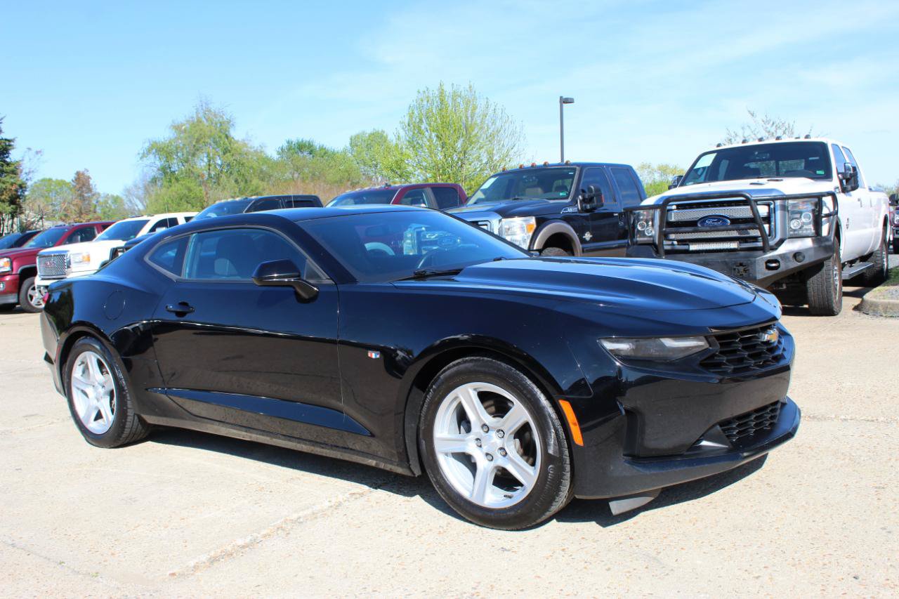 Used 2020 Chevrolet Camaro LT RWD image 8