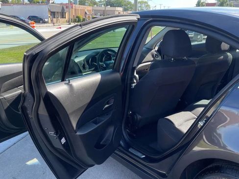 Used 2016 Chevrolet Cruze LT image 17