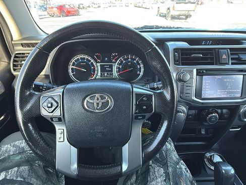 Used 2014 Toyota 4Runner SR5 Premium image 12