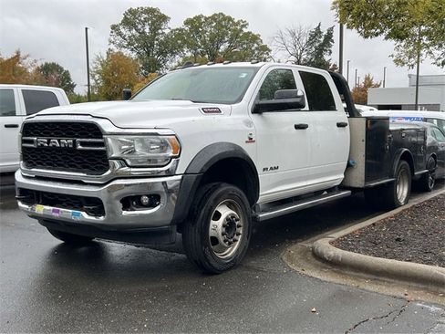 Used 2020 RAM 5500 Tradesman w/ Chrome Appearance Group image 2