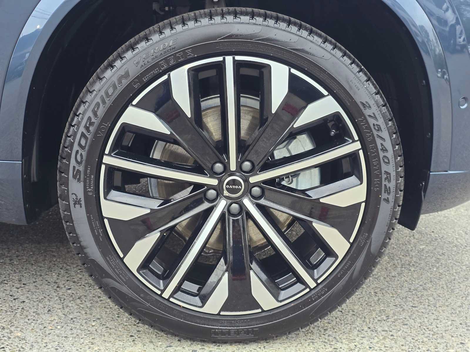 Used 2026 Volvo XC90 B5 Plus w/ Protection Package AWD/4WD image 9