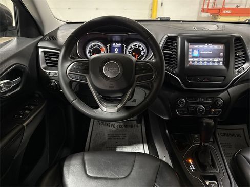 Used 2020 Jeep Cherokee Latitude Plus image 19