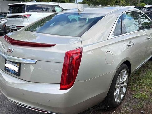 Used 2016 Cadillac XTS Luxury FWD image 2