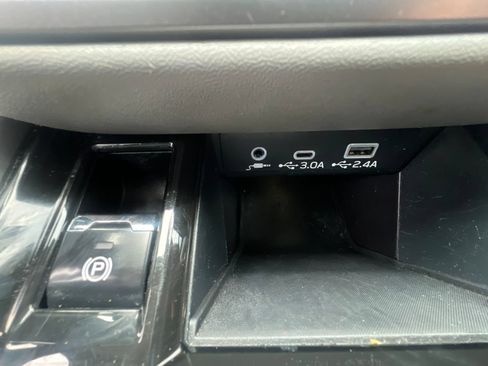 Used 2023 Subaru Outback Premium AWD/4WD image 35