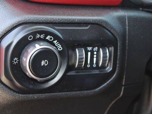 Used 2020 Jeep Wrangler Unlimited Rubicon AWD/4WD image 13
