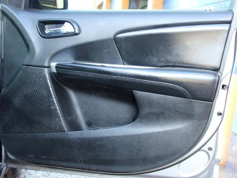 Used 2016 Dodge Journey SE w/ Flexible Seating Group image 42