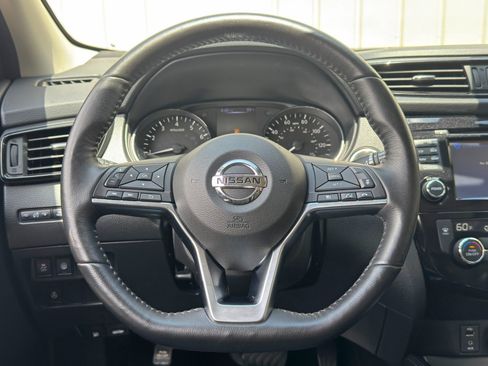 Used 2018 Nissan Rogue Sport SL w/ SL Premium Package FWD image 19