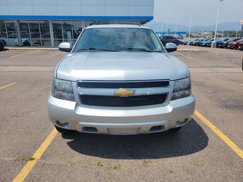 Used 2014 Chevrolet Suburban LT w/ Luxury Package AWD/4WD image 2