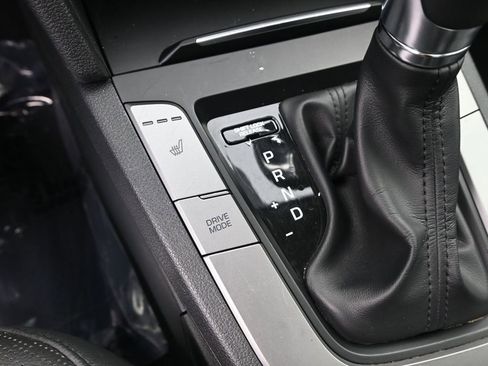 Used 2017 Hyundai Elantra Limited w/ Limited Tech Package 04 image 29