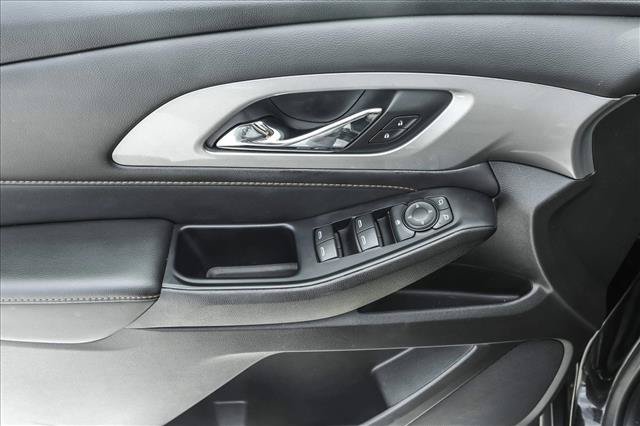 Used 2020 Chevrolet Traverse LS FWD image 13