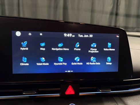 Used 2025 Hyundai Elantra SEL FWD image 10