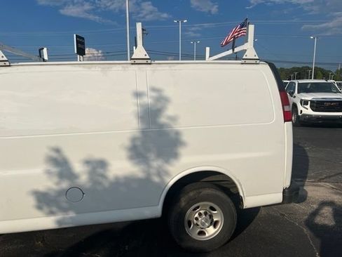 Used 2022 Chevrolet Express 2500 w/ Driver Convenience Package RWD image 8