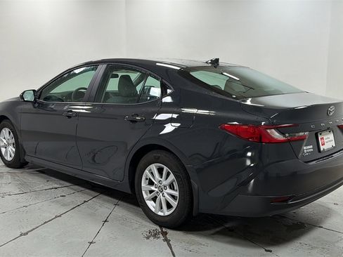 Used 2026 Toyota Camry LE image 7