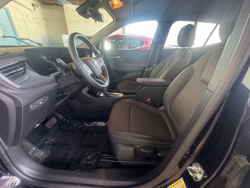 Used 2025 Buick Encore GX Preferred image 24