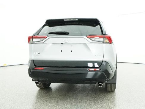New 2025 Toyota RAV4 SE image 17