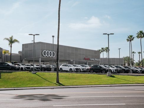 Used 2023 Audi Q5 e Prestige w/ Prestige Package AWD/4WD image 29