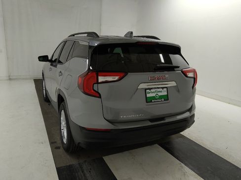 Used 2024 GMC Terrain SLE w/ Driver Convenience Package image 6