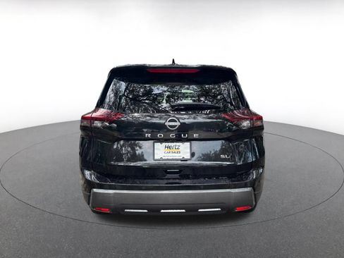 Used 2026 Nissan Rogue SL FWD image 9