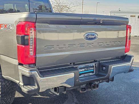 Used 2023 Ford F350 Lariat image 7