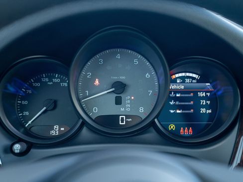 New 2026 Porsche Macan S image 16