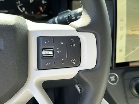 New 2026 Land Rover Defender 110 X-Dynamic SE image 14