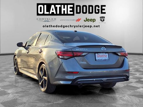 Used 2021 Nissan Sentra SR image 3