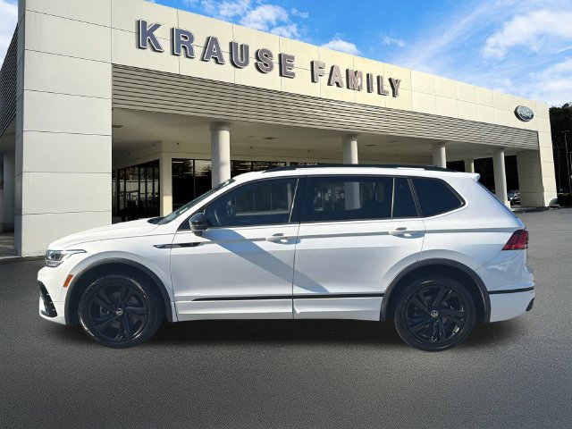 Used 2023 Volkswagen Tiguan SE R-Line FWD image 4