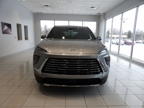 Used 2025 Buick Enclave Preferred image 2