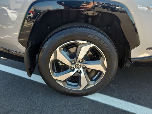 Certified 2025 Toyota RAV4 SE AWD/4WD image 11