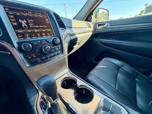 Used 2016 Jeep Grand Cherokee Limited w/ Luxury Group II AWD/4WD image 26