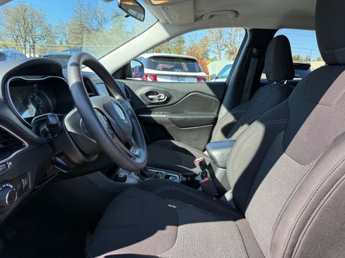 Used 2020 Jeep Cherokee Latitude image 14