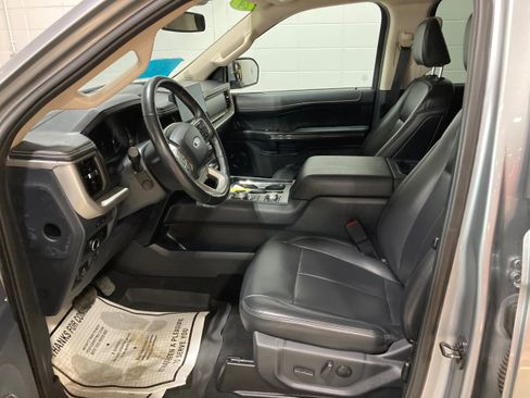 Used 2024 Ford Expedition Max XLT image 24