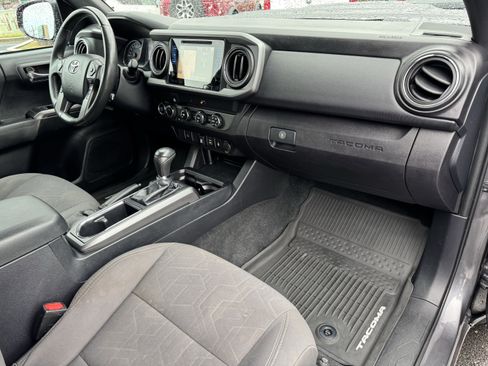 Used 2019 Toyota Tacoma TRD Sport image 36