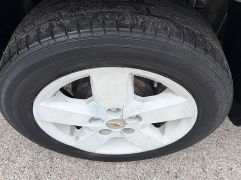 Used 2010 Chevrolet HHR LT image 33