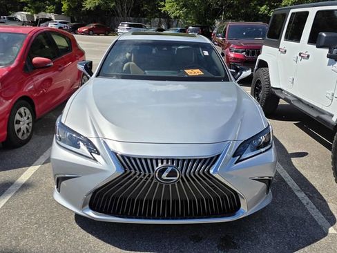 Used 2020 Lexus ES 350 w/ Premium Package image 2