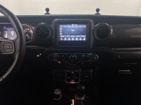 Used 2022 Jeep Gladiator Sport image 20