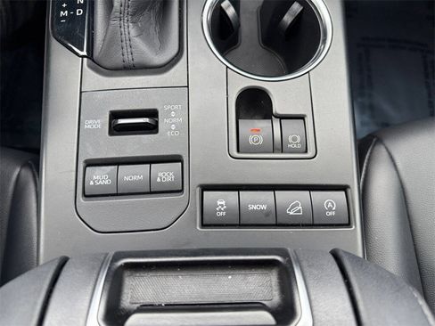 Used 2020 Toyota Highlander XLE image 22