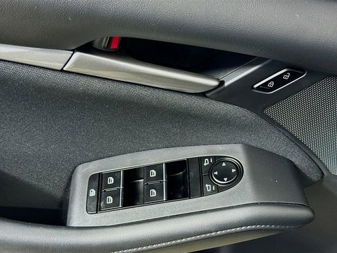 Used 2025 MAZDA MAZDA3 s image 18