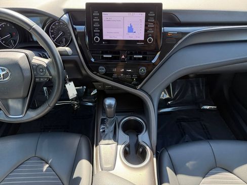 Used 2021 Toyota Camry SE FWD image 11