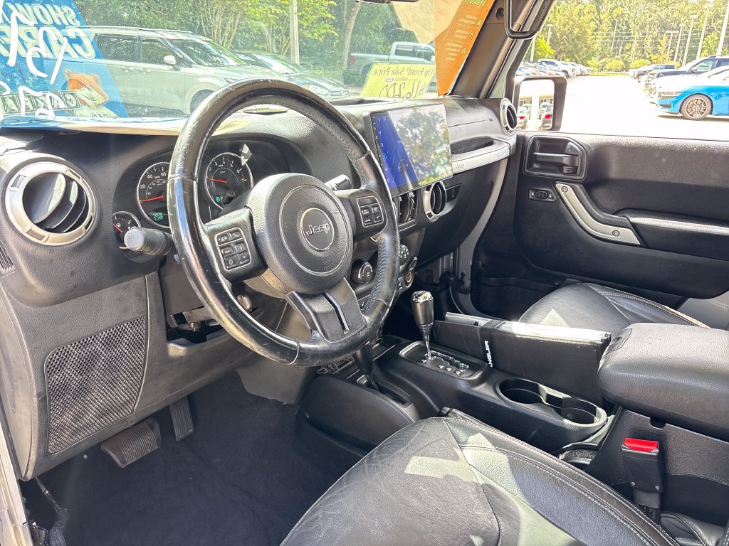 Used 2016 Jeep Wrangler Unlimited Sahara w/ Connectivity Group AWD/4WD image 6