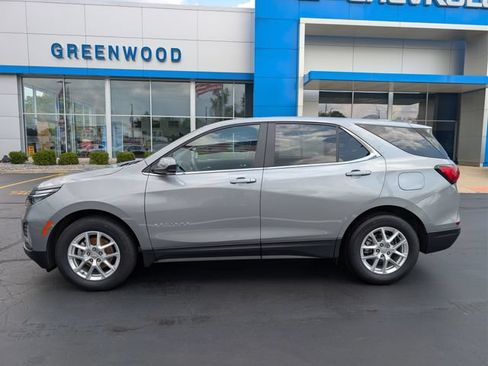 Used 2024 Chevrolet Equinox LT w/ LPO, Floor Liner Package FWD image 2