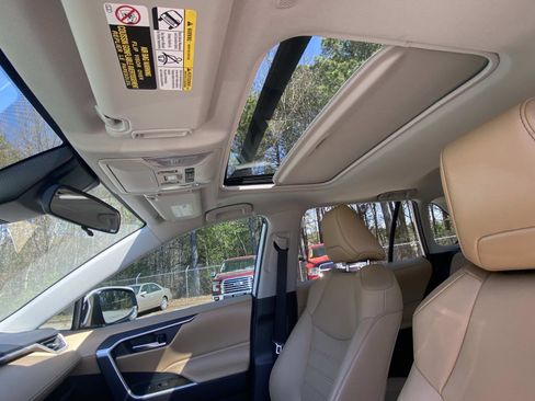 Used 2023 Toyota RAV4 XLE Premium image 26