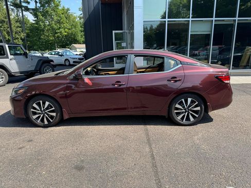 Used 2025 Nissan Sentra SV w/ SV Premium Package FWD image 2