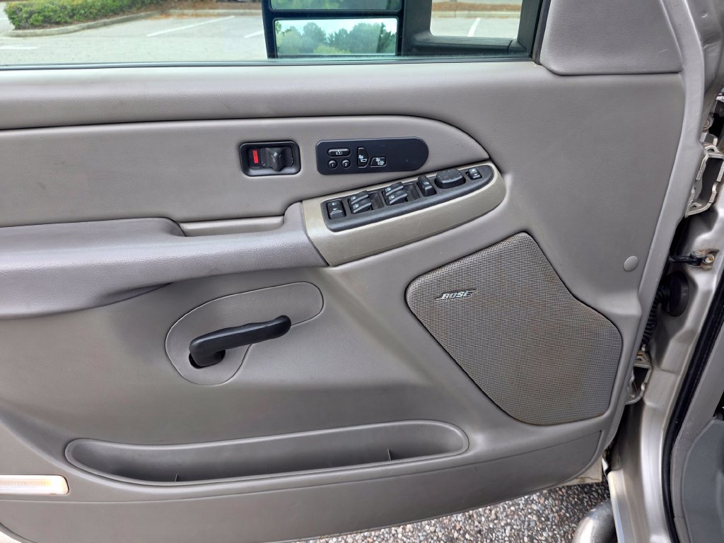 Used 2006 Chevrolet Silverado 2500 W/T w/ Skid Plate Package AWD/4WD image 15