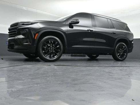 Used 2024 Chevrolet Traverse LT w/ Midnight/Sport Edition AWD/4WD image 38